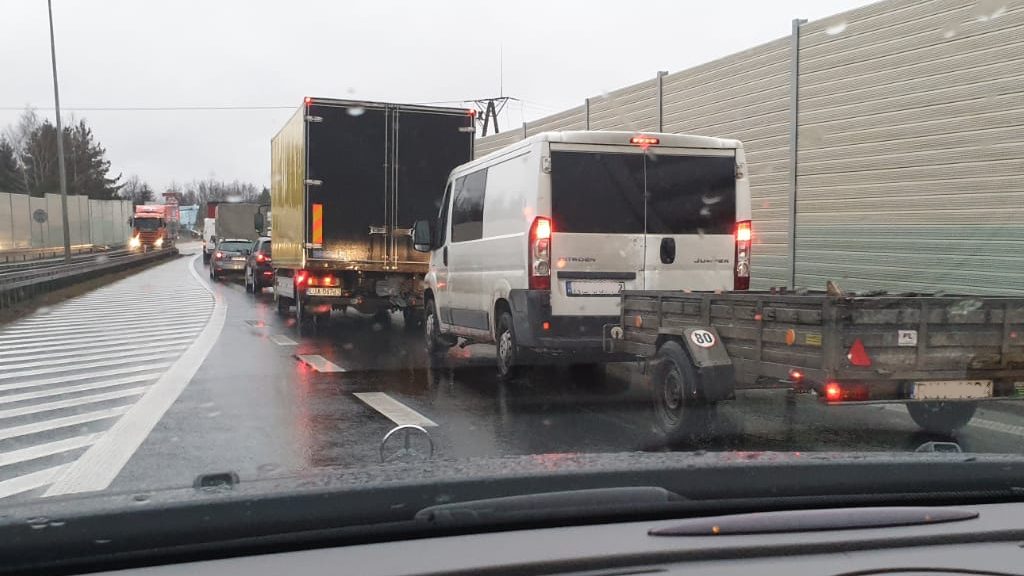 Sytuacja bezpośrednio przed zanikaniem pasa ruchu